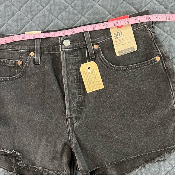 Levi’s 501 Shorts Women's 31 Distressed Jean High Rise Cut Off Black B22 - Picture 7 of 9
